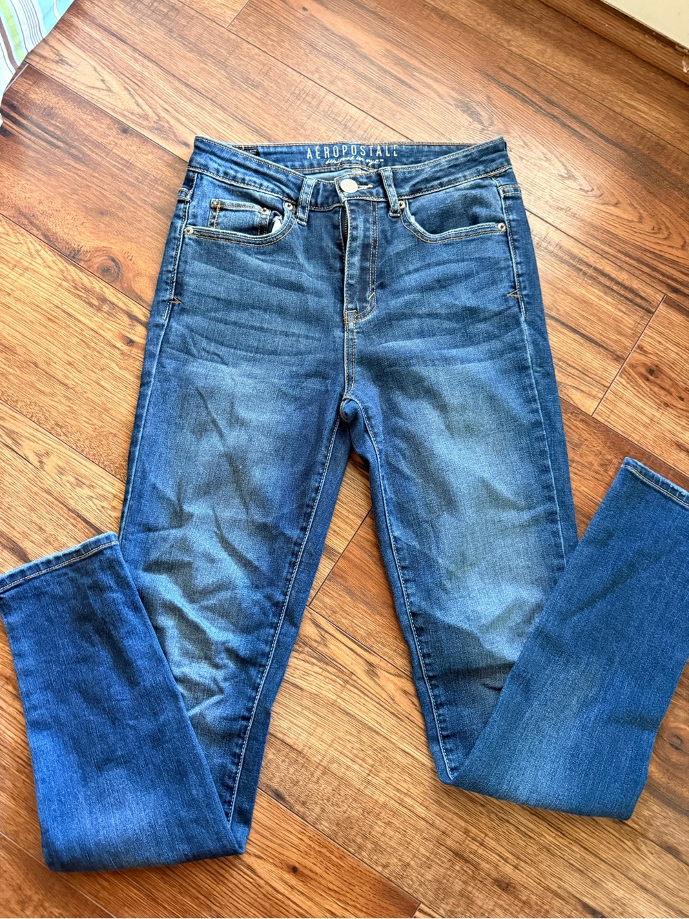Aeropostale High Waisted Jeggings Women’s Size 4 Regular Medium Wash